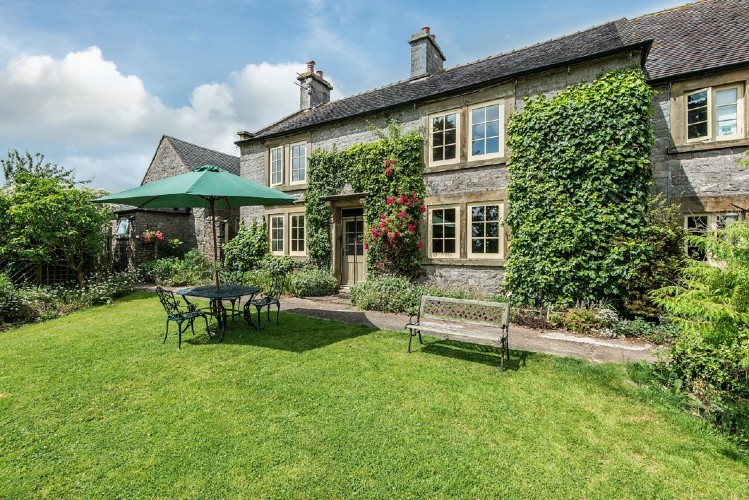 Beechenhill Farm near Ilan